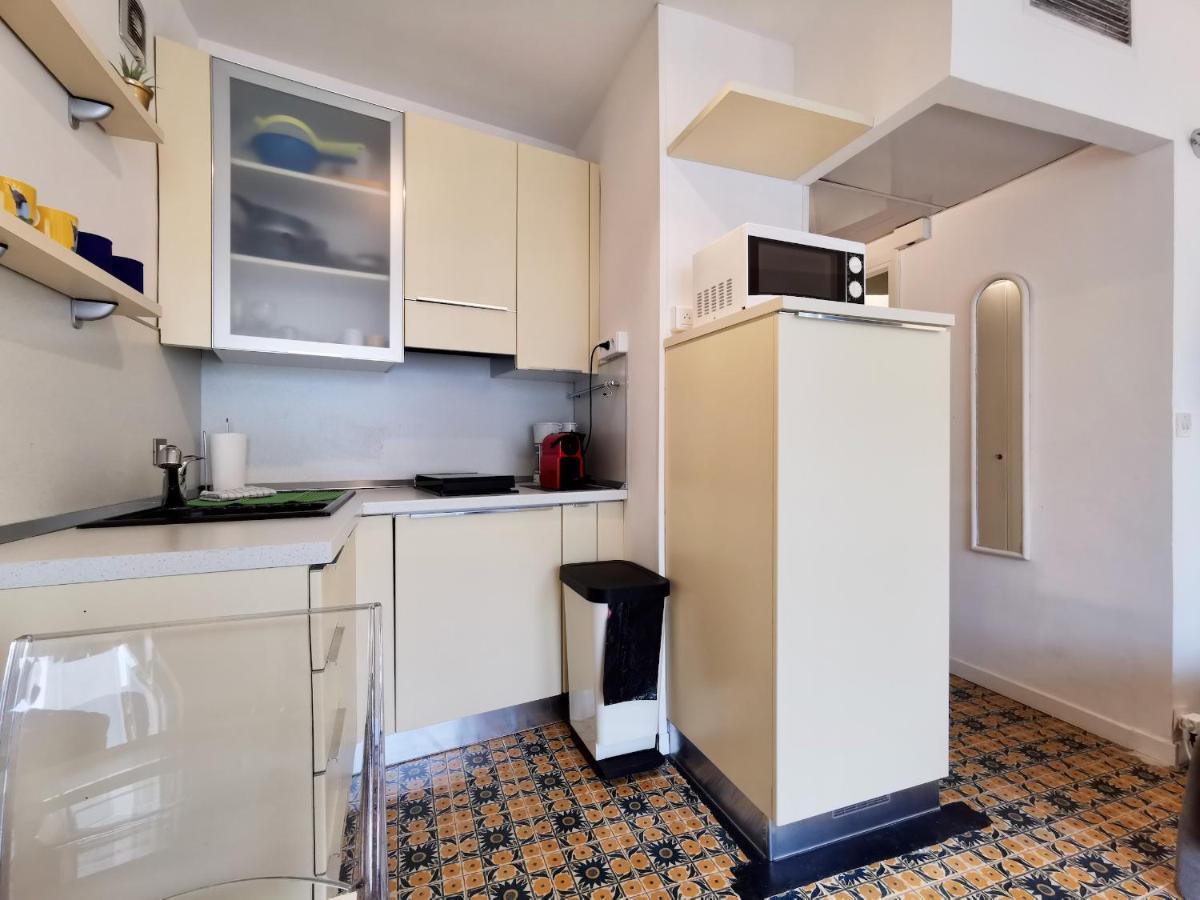 Studio Royal Lux By Booking Guys Apartment Nice Exterior photo