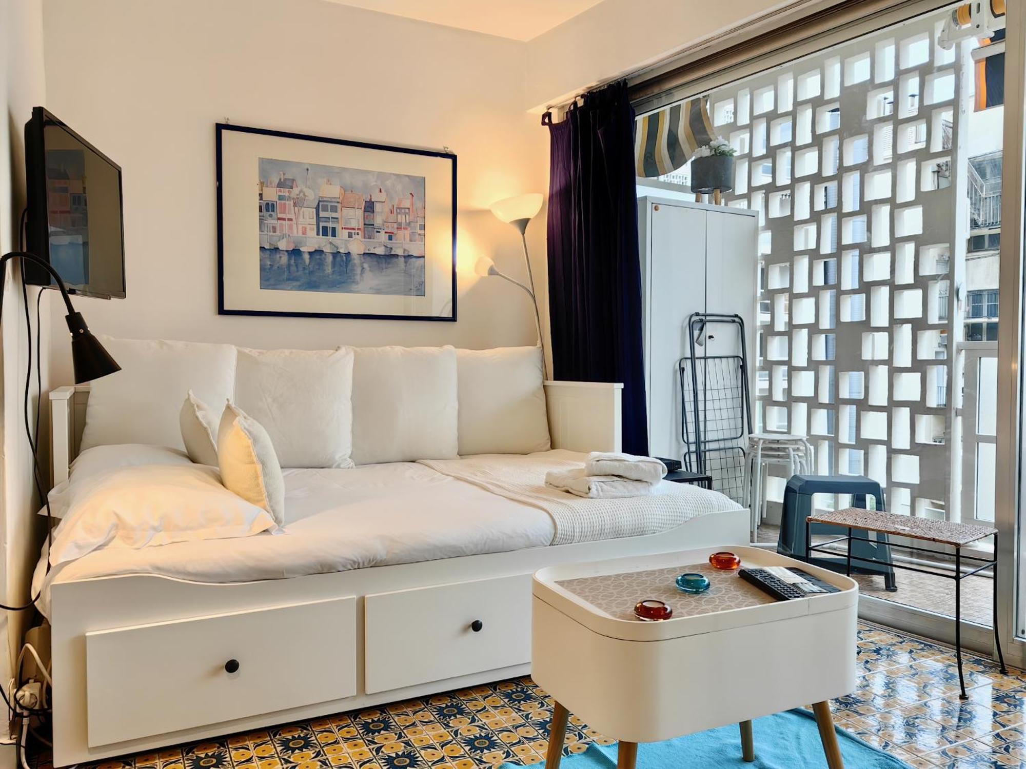 Studio Royal Lux By Booking Guys Apartment Nice Exterior photo