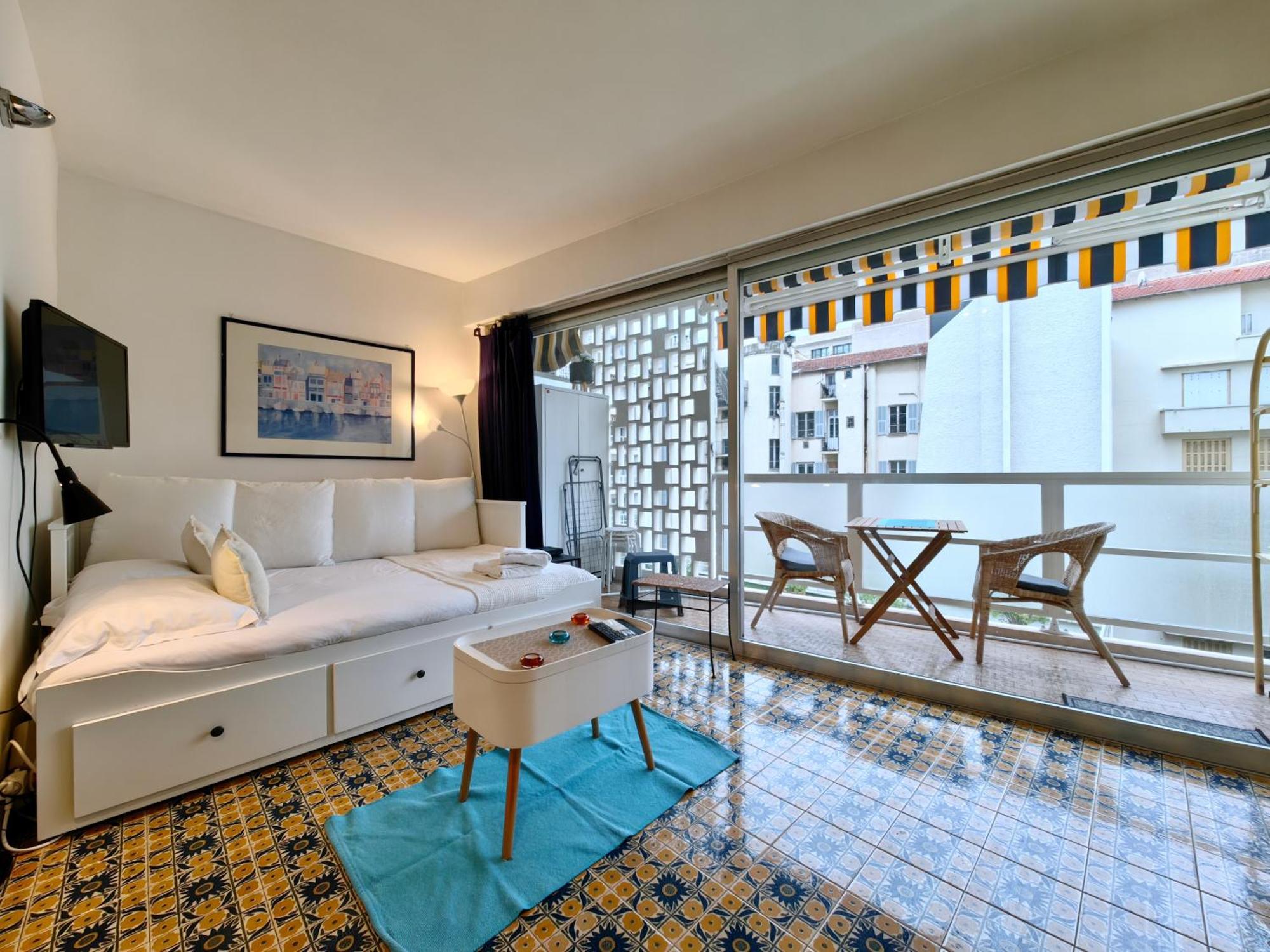 Studio Royal Lux By Booking Guys Apartment Nice Exterior photo